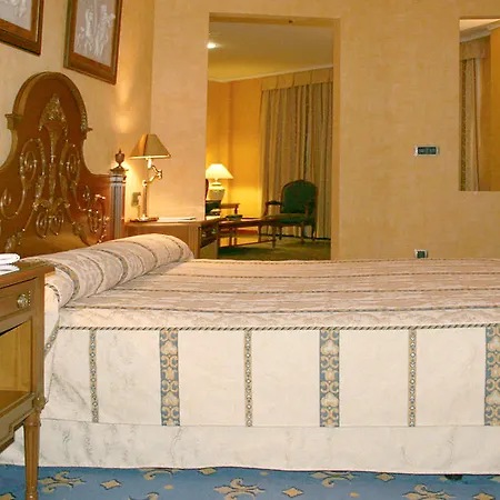 Palace 4*