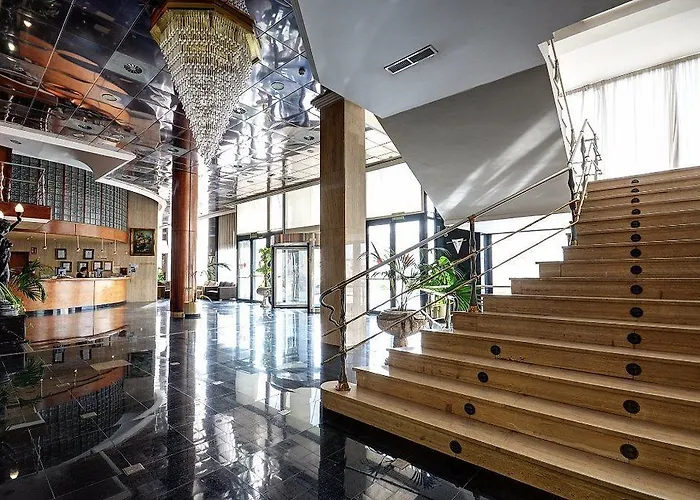 Отель Palace 4*