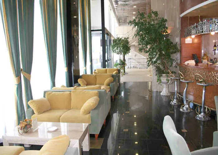 Отель Palace 4*