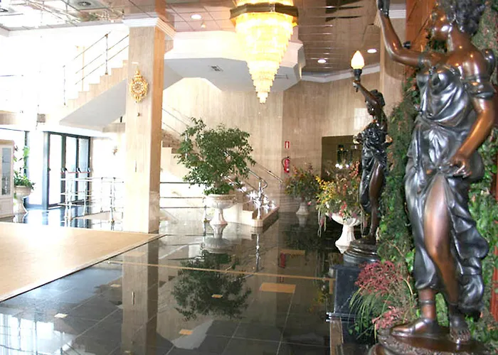Отель Palace 4*